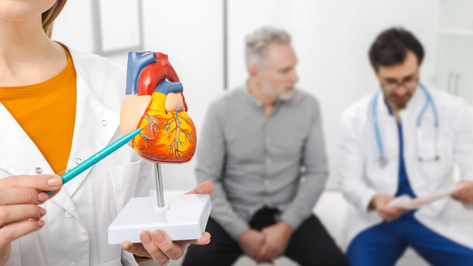 ¿Qué médico trata embolia?