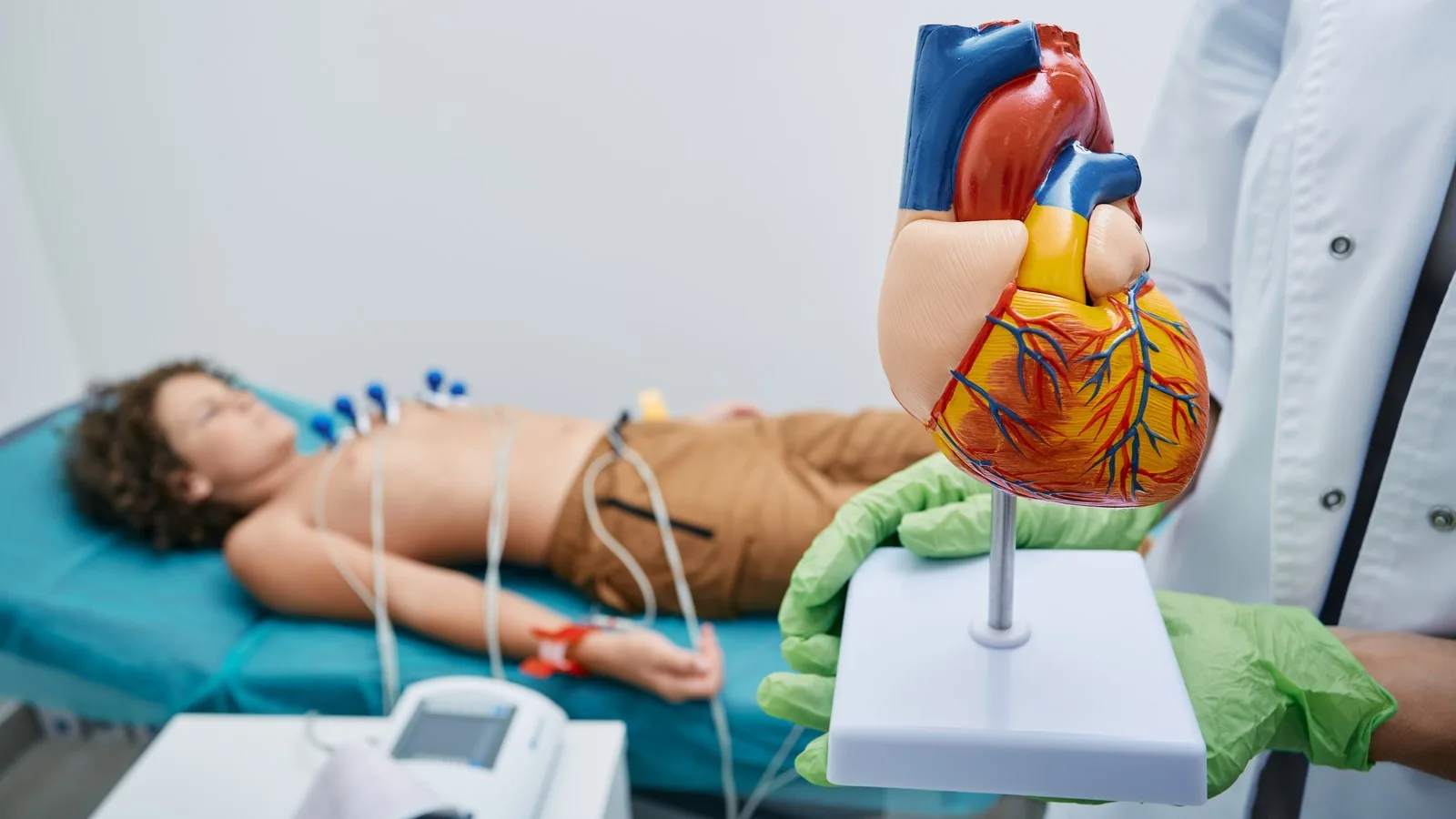 ¿Qué médico trata falta de aire al caminar o acostarse?